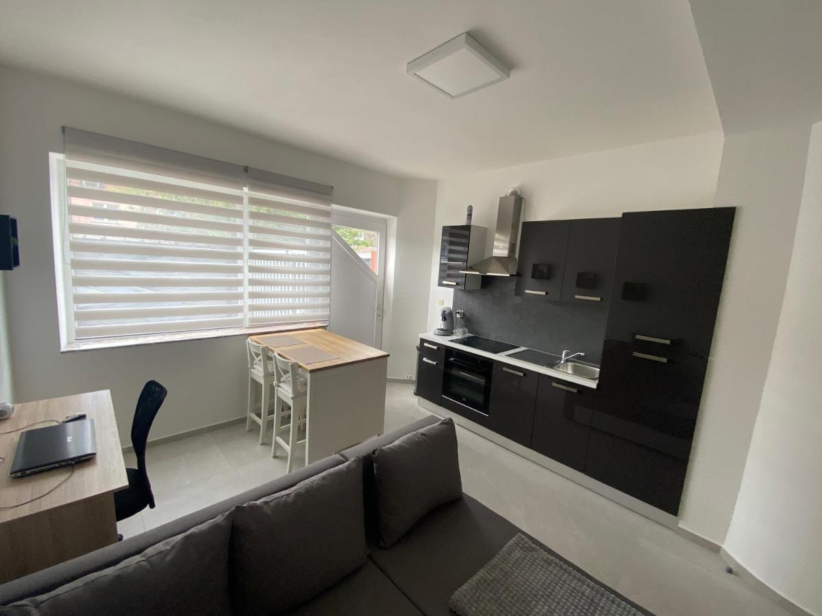 שרלרואה 1-C Superbe Appartement Tres Calme Et Bien Decore מראה חיצוני תמונה